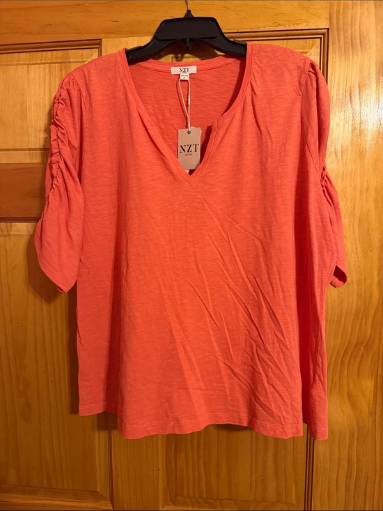 NIC+ZOE Tops - NIC+ZOE Coral V-Neck Short Sleeve Top with Ruched Sleeves